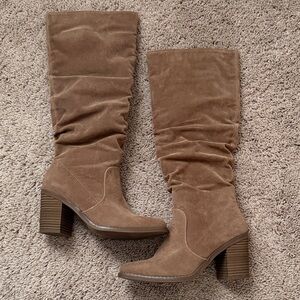 Universal Thread Tan Heeled Boots